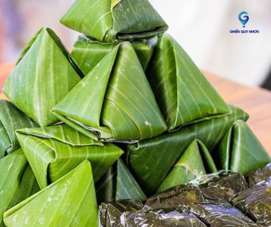 bánh ít lá gai là món quà đậm chất đặc sản Quy Nhơn