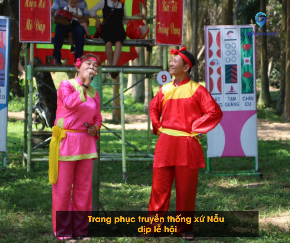 Trang phục truyền thống xứ Nẫu dịp lễ hội văn hóa Quy Nhơn